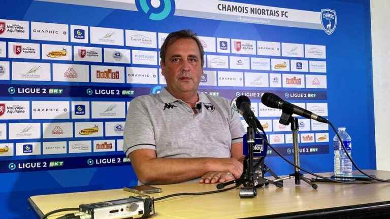 The Chamois Niortais looking for a new coach after the departure of Sébastien Desabre