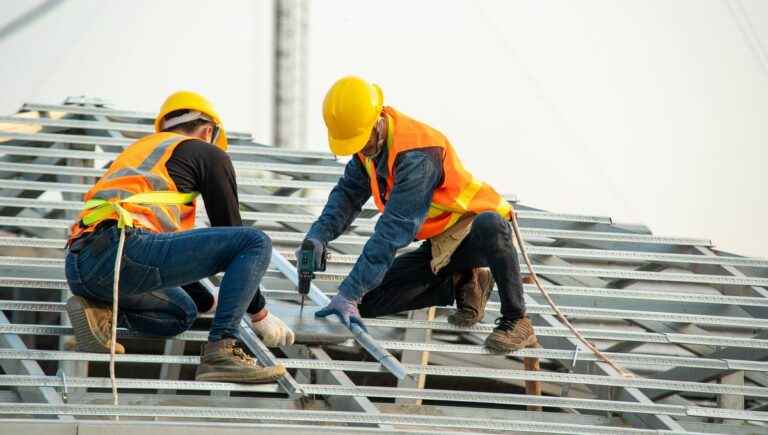 The Rénovation Laguillon company is recruiting an M/F roofer-zinc worker in St Paul Lizonne