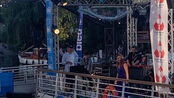 The String Breakers live on the barge France Bleu Loire Océan at the Rendez-vous de l’Erdre 2022