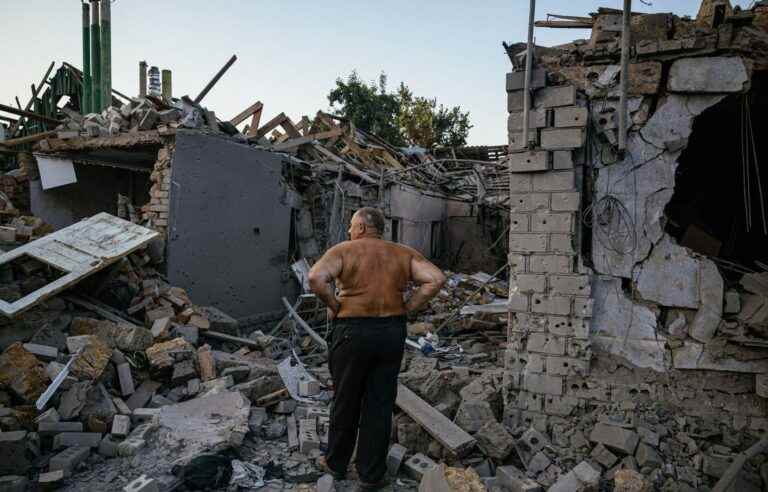 The Ukrainian army is trying to repel Russian troops in the south of the country.