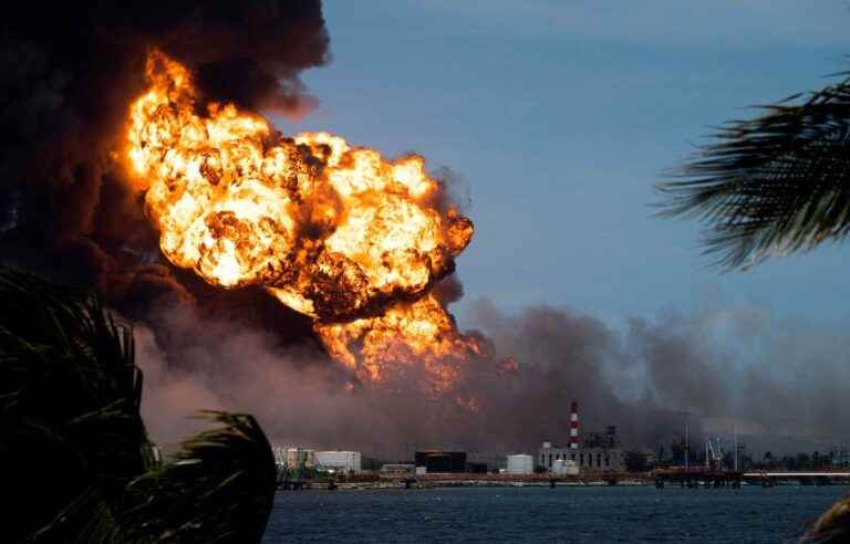 The fire in an oil depot in Cuba is gaining momentum