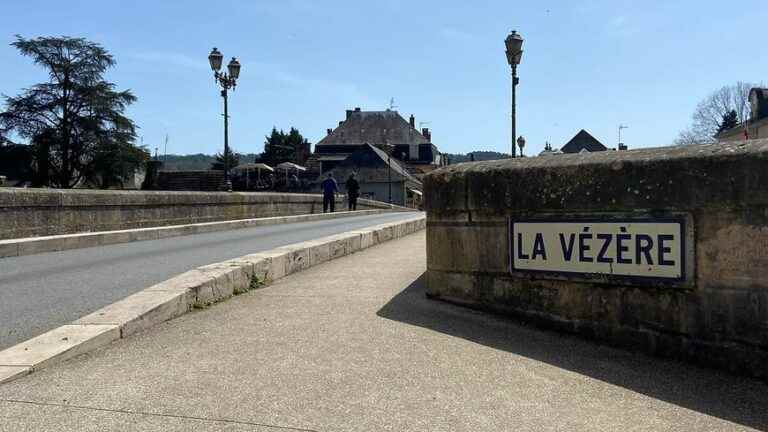 The non-constructible zone extends around the Vézère in the Dordogne, elected officials are worried