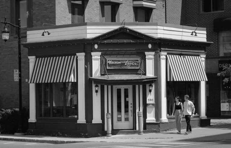 The secrets of Victoria Street, in Saint-Lambert