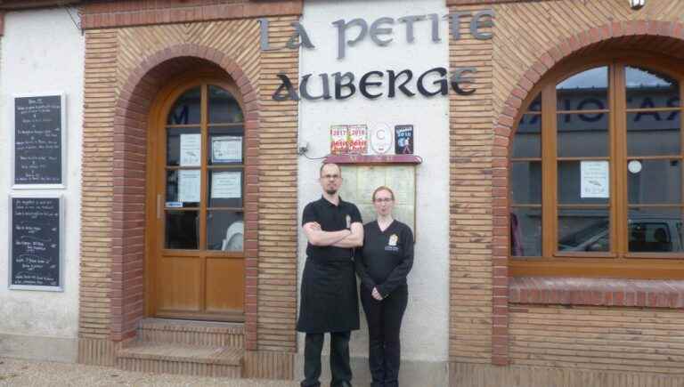 The traditional Breton restaurant and creperie “La Petite Auberge” in La Ferté Saint Aubin