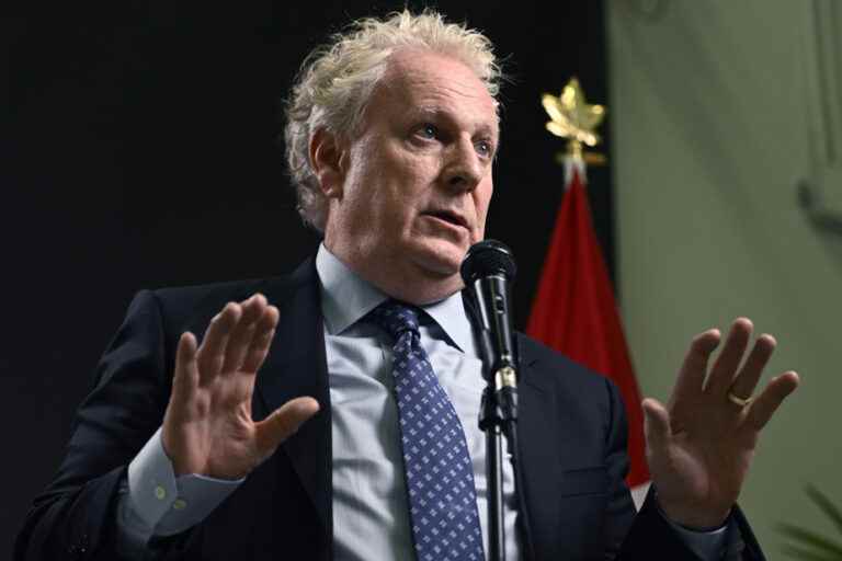 Third Conservative Debate |  Charest casts doubt on his intentions if he does not become chief