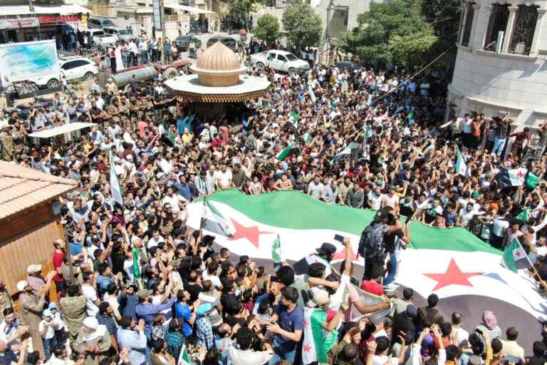 Thousands of Syrians demonstrate against Turkey