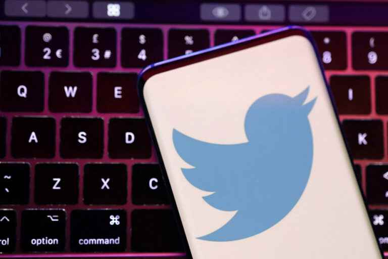 Twitter |  Former security chief accuses group of hiding security flaws