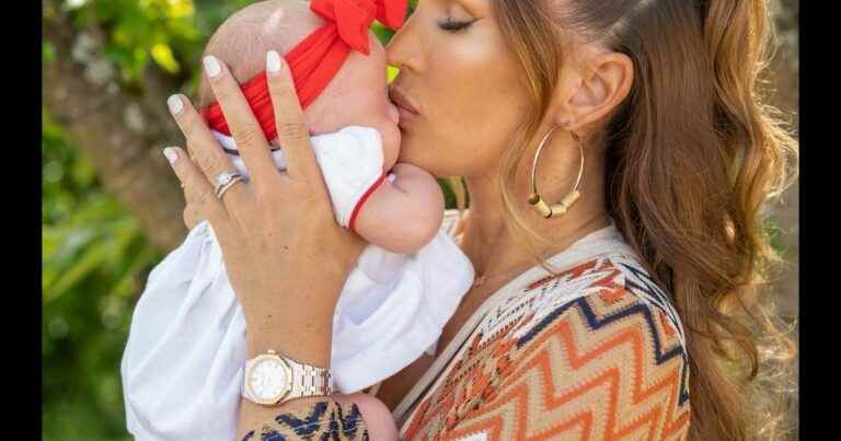 Vitaa mom: with baby at the beach, first swim, attention cuteness!