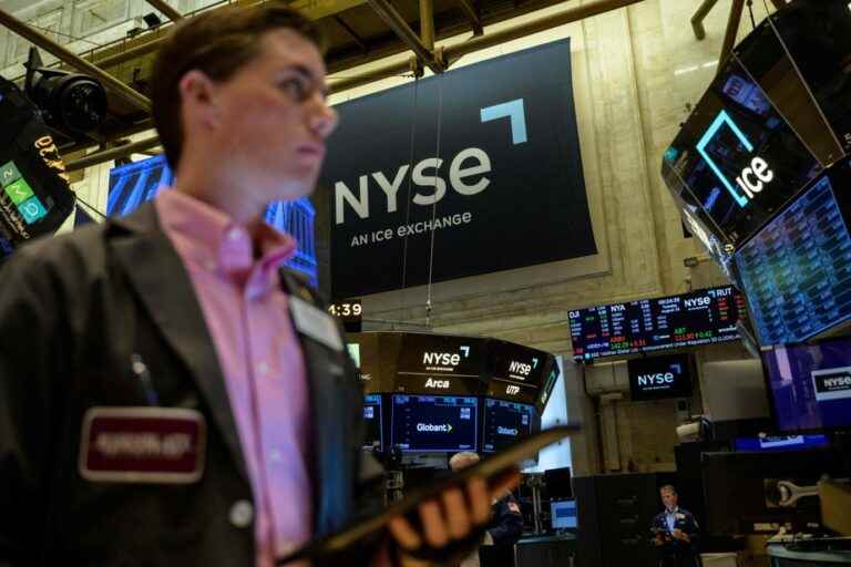 Wall Street ends down sharply