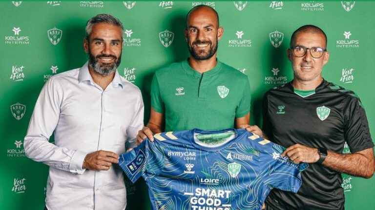 goalkeeper Matthieu Dreyer signs for two years with AS Saint-Étienne