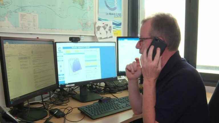 in Toulouse, the SAMU de la mer responds to emergency calls from all over the world