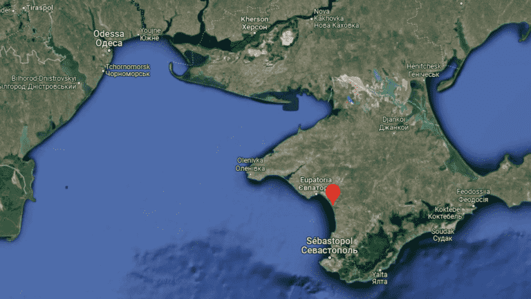 multiple explosions reported near annexed Crimean resort town