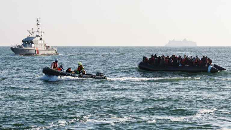 nearly 700 migrants attempted to cross the English Channel in one day, the highest figure of the year