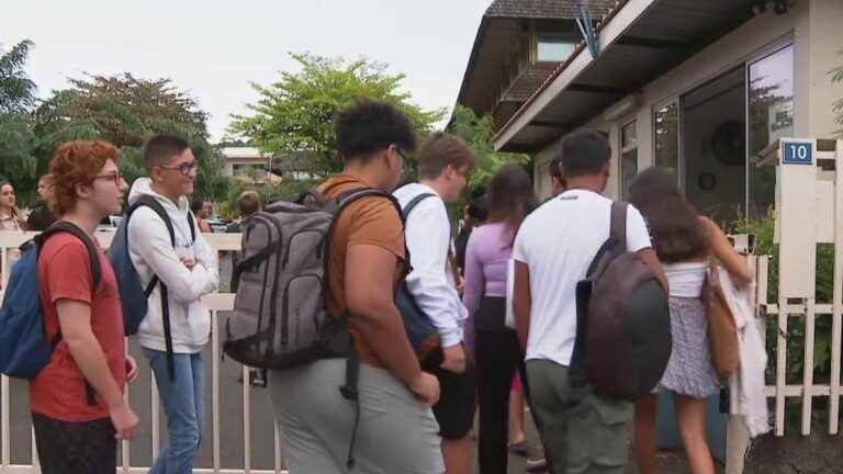 students from French Polynesia get the ball rolling