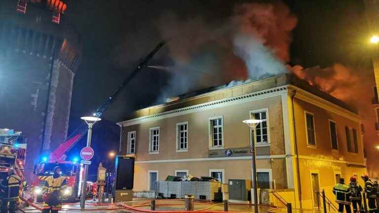 the Mess restaurant on fire this Saturday evening