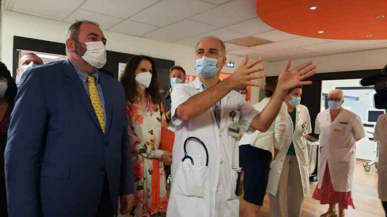 the Minister of Health François Braun at the Nantes University Hospital