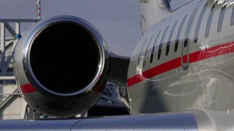 the Minister of Transport plans to regulate the use of ultra-polluting private jets