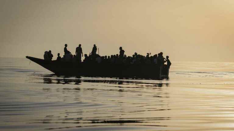 the “Ocean Viking” awaits a “safe port” to disembark 466 rescued migrants