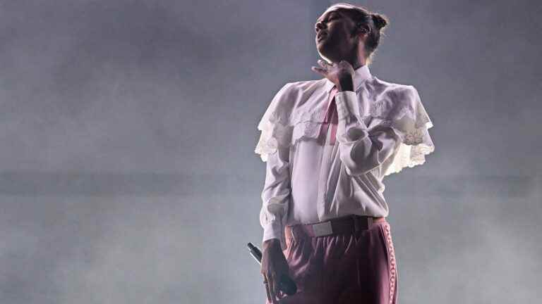 the emotional lift of Stromae in a closing concert, futuristic and precise