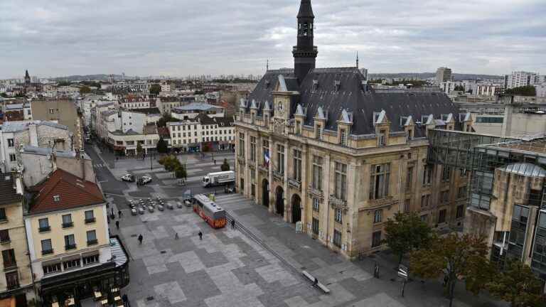 the former chief of staff of the mayor of Saint-Denis has found a position at the town hall