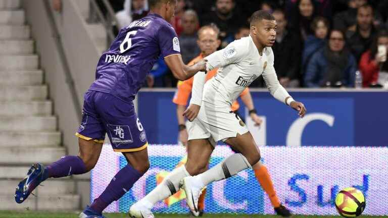 the general public ticket office open for the arrival of PSG in Toulouse