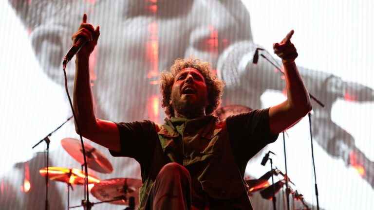 the group Rage Against the Machine cancels its visit to the festival for medical reasons