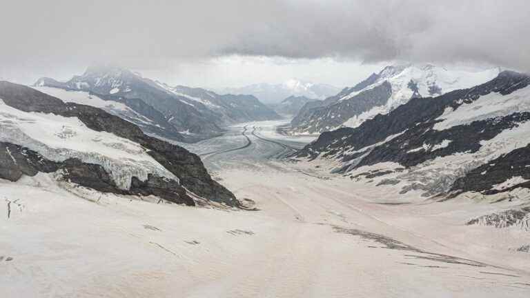 the wreckage of a crashed plane in 1968 was finally found in a glacier