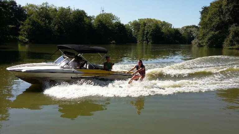 water skiing at the Brognard nautical base