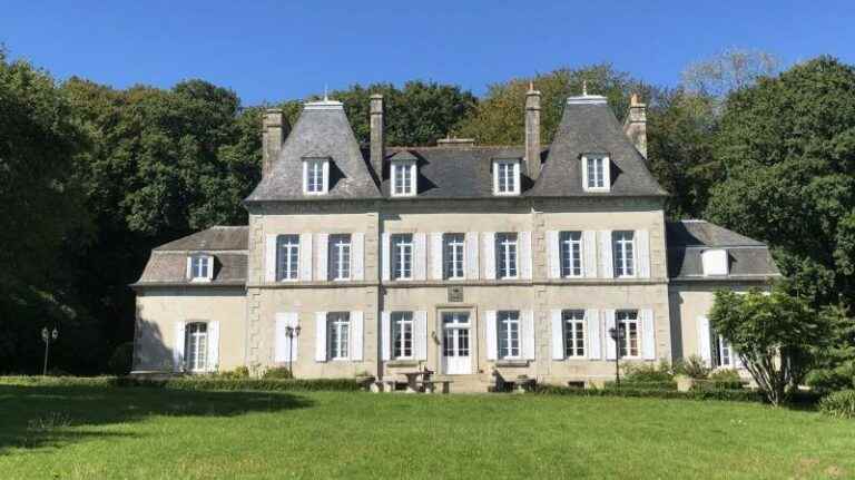 1 stay at the Château de Kérézellec in Tréflevénez!