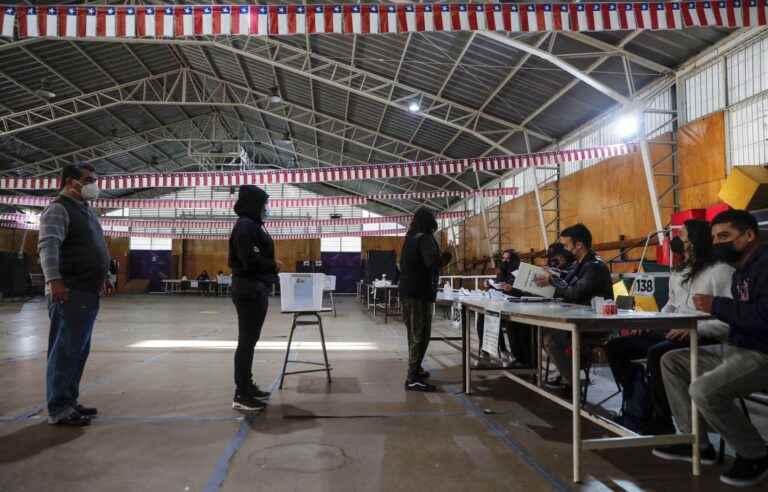 Chileans called to vote on proposed new constitution