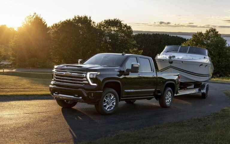 2024 Chevrolet Silverado HD: More Technologies and a More Muscular Diesel