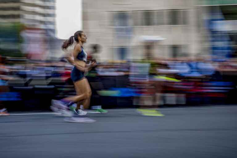 30th Montreal Marathon |  A participant with a heart attack