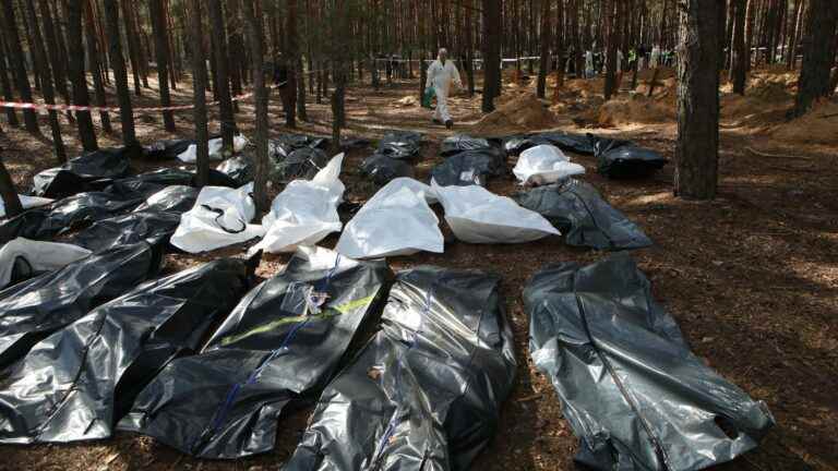 447 bodies exhumed, 30 with “signs of torture”