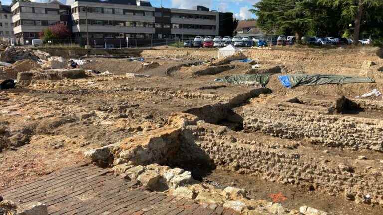 A 2nd century Roman temple discovered under the former Saint-Louis hospital in Evreux