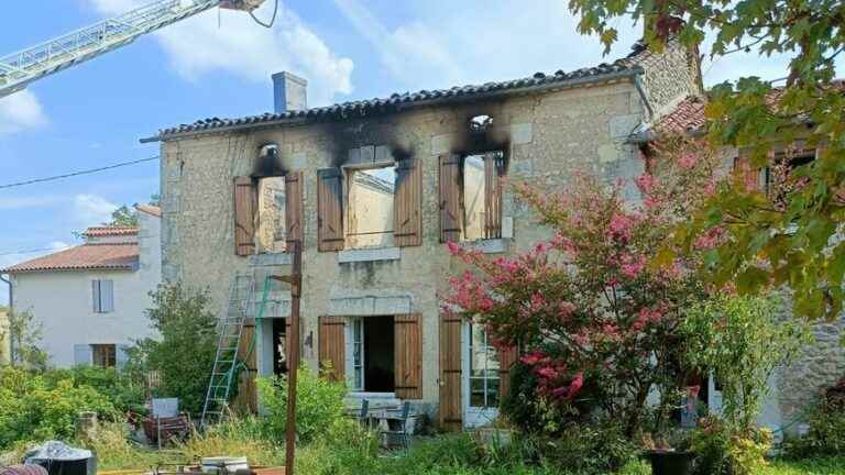 A house in Dordogne burns, its 92-year-old owner tries to put out the fire with a garden hose