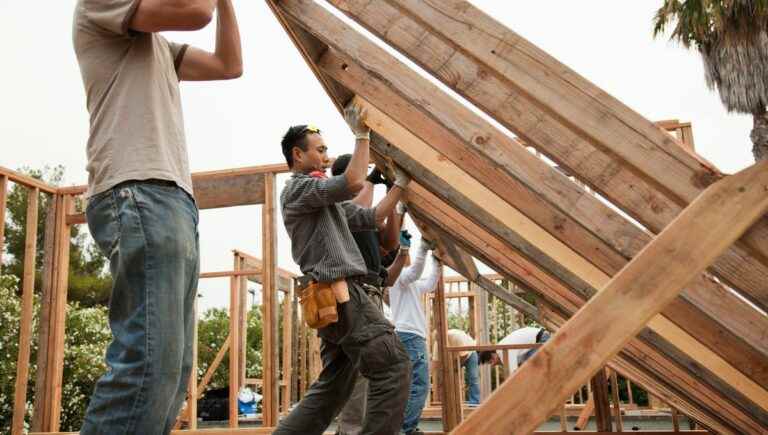 An M/F site carpenter position