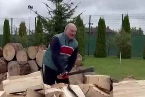 Belarus |  Lukashenko is chopping logs to help Europe which is “dying of cold”