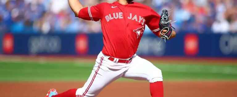 Blue Jays persist and sign