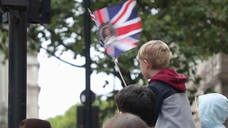 Brits ready for farewell to Queen