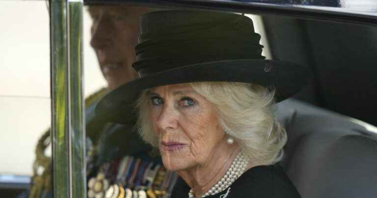 Camilla injured and in difficulty: the queen consort wants to spare Charles III, in full mourning