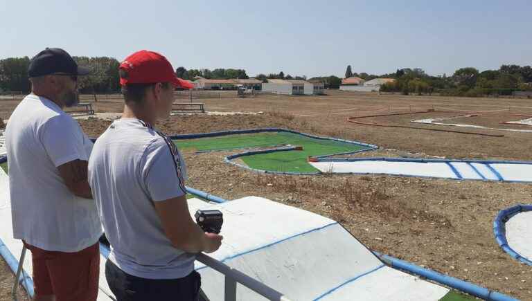 Cédric Mercier, radio-controlled electric car driver in Saint Ouen d’Aunis near La Rochelle