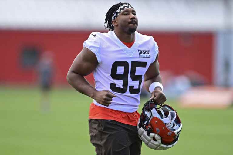 Cleveland Browns |  Myles Garrett injured in car crash