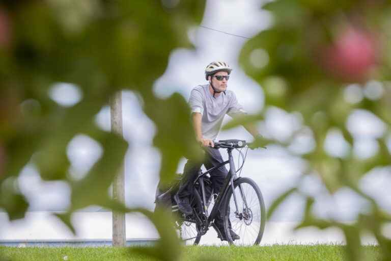 Cycling circuit |  Far from the boulevards, closer to the fields in Laval