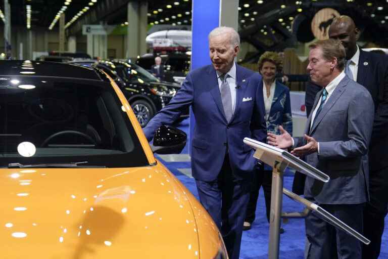 Detroit Auto Show opens with a visit from Joe Biden