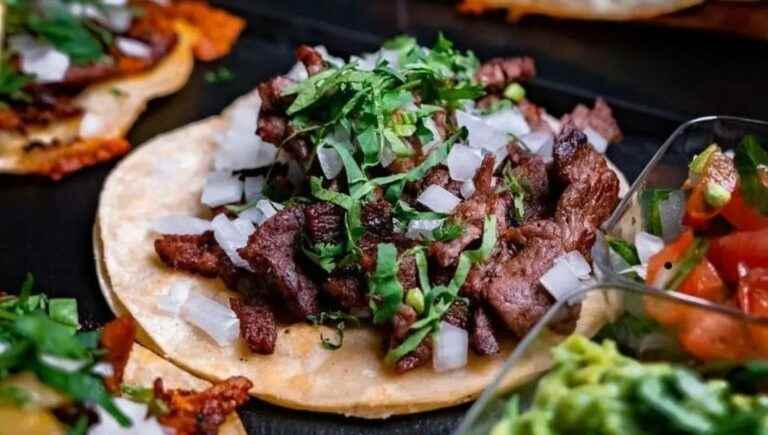 Did you say Tacos?  Meet at El Mariachi in Nîmes