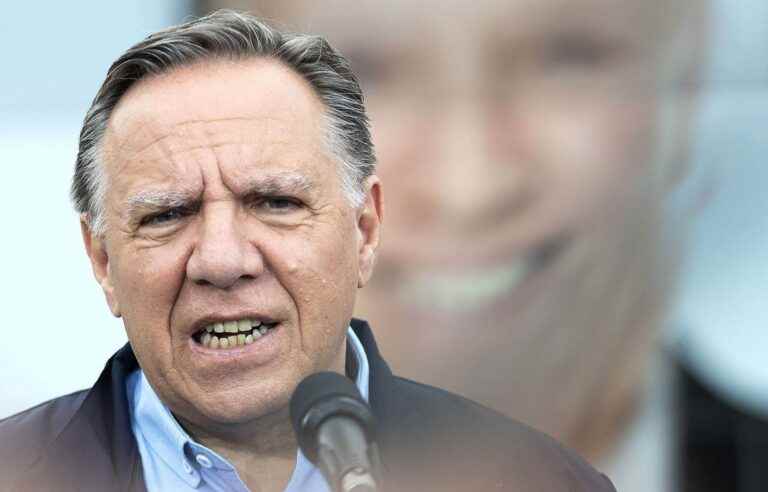 Elections Quebec 2022 |  François Legault promises to fight against the erosion of the banks