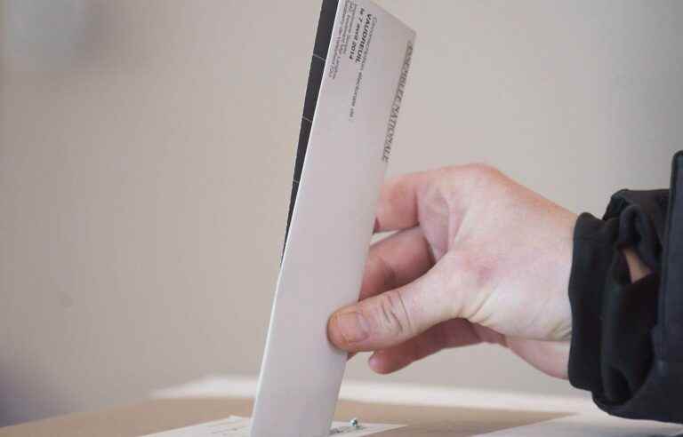 Elections Quebec 2022 |  PCQ supporters fear using lead pencil to vote