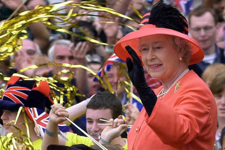 Elizabeth II 1926-2022 |  A book of condolences for Canadians