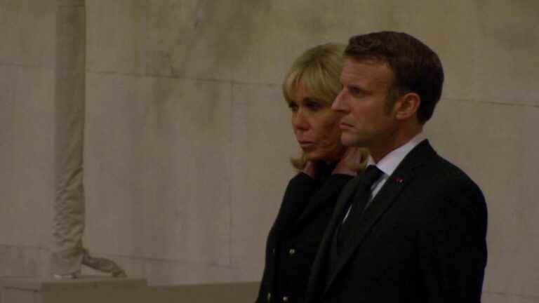 Emmanuel Macron pays a last tribute to the queen