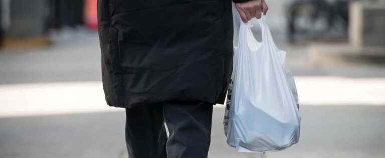 End of plastic bags in Montreal from Tuesday